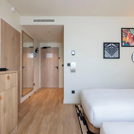 Hampton By Hilton Lyon Airport