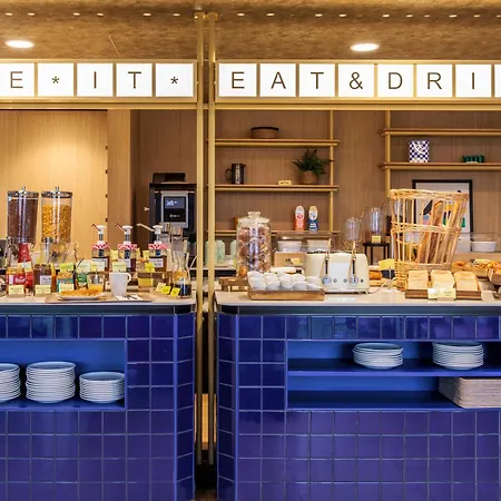 Hotel Hampton By Hilton Lyon Airport 3*